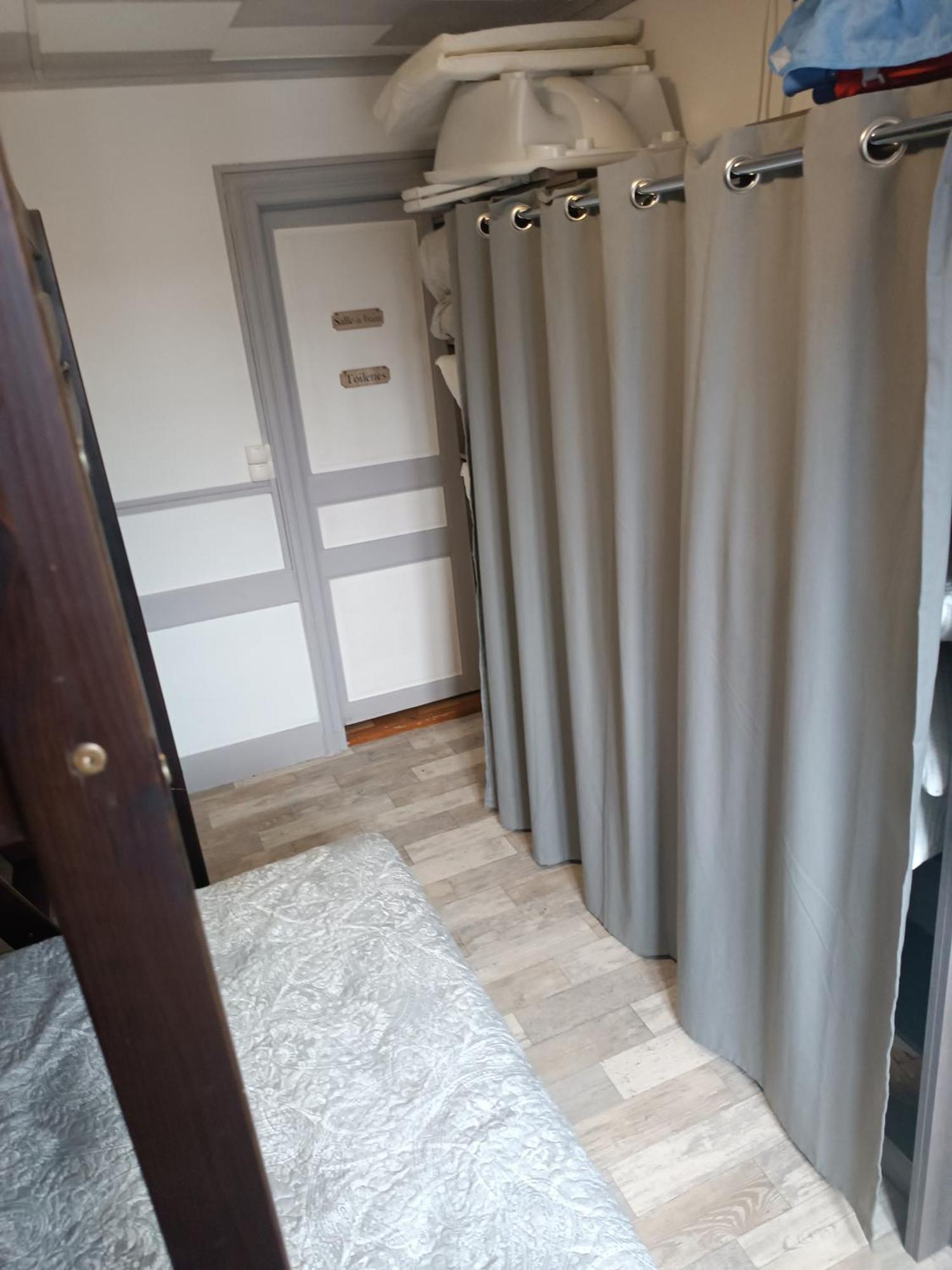 Dore Centre Apartment *
