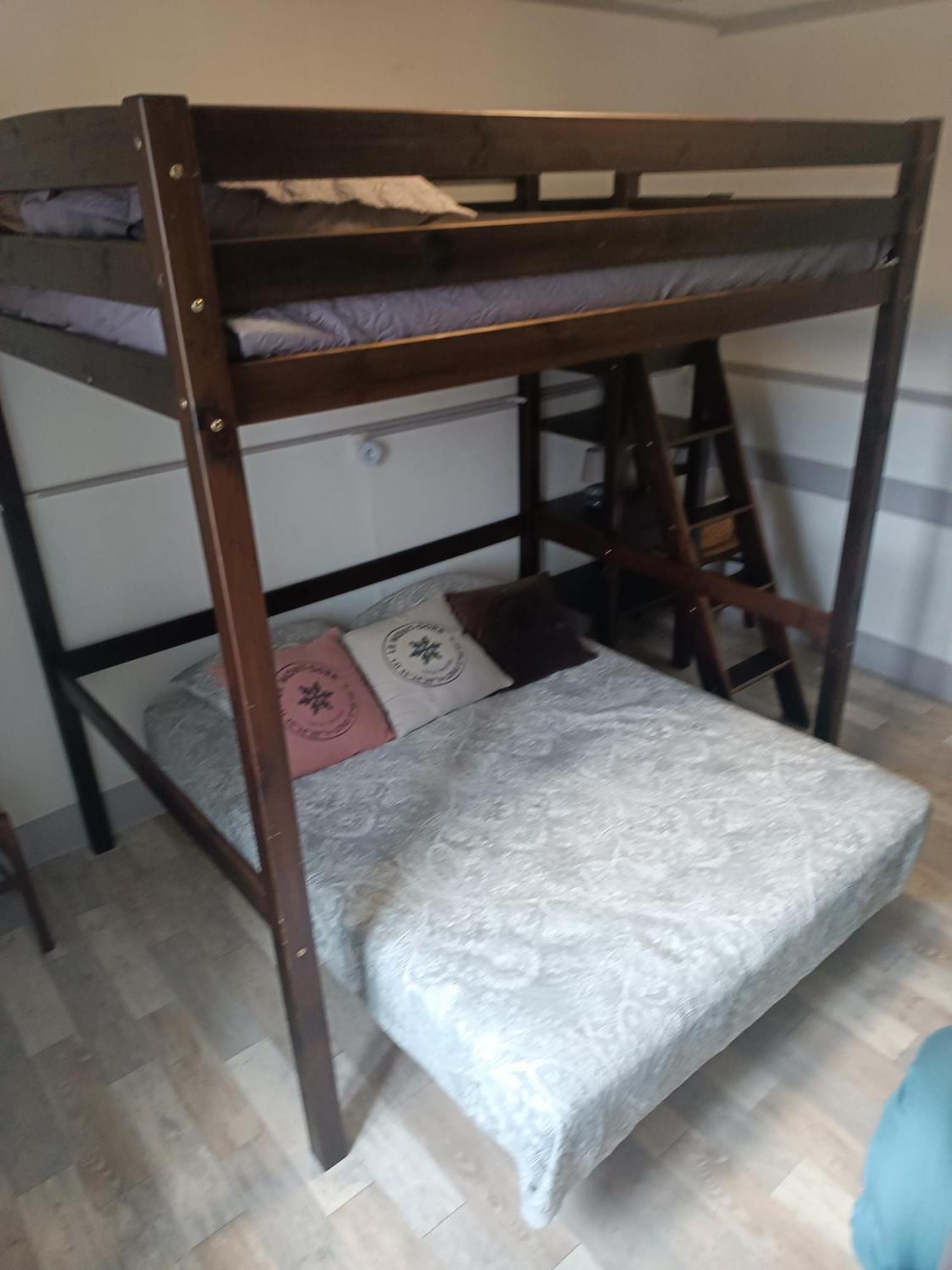 Dore Centre Apartment *